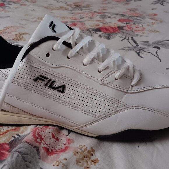 Fila women's 10 EU41.5 vintage white sneakers - Picture 5 of 14